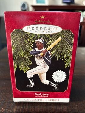 Hallmark Keepsake Ornament - 1997 Collectors Series - Hank Aaron - Brand New